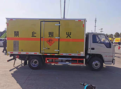 常德爆破器材运输车技术升级与安全合规新趋势