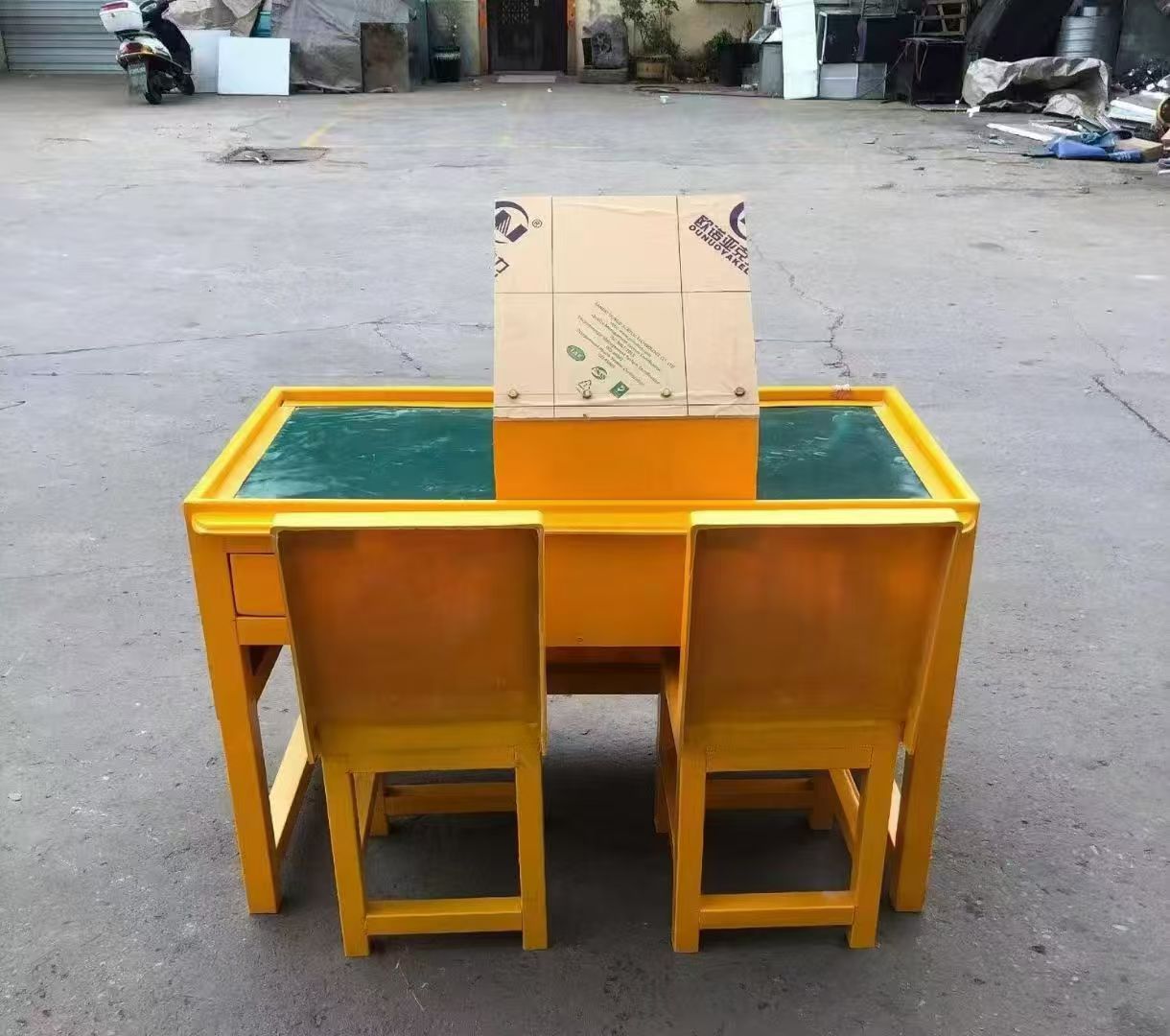 常德防静电导通桌井下煤矿火工品发放桌：危险品流转的安全守护者